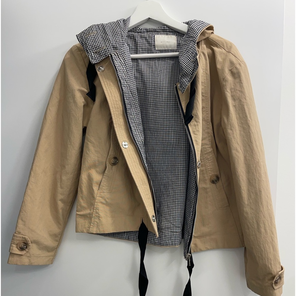 A unique, basic jacket! - Picture 2 of 6